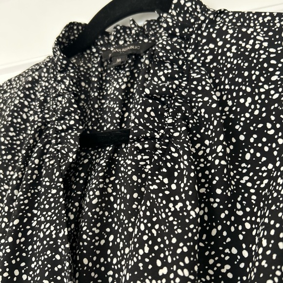 Banana republic factory button up sleeveless blouse with ruffle detail size M - Picture 4 of 5